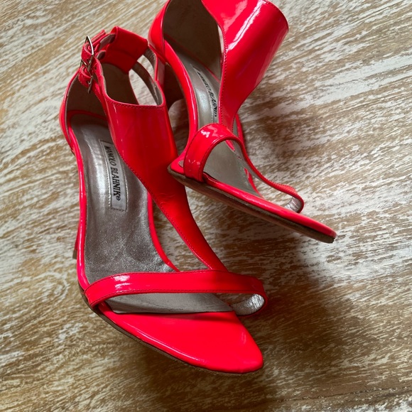 Manolo Blahnik Strattina Sandal - Picture 9 of 16